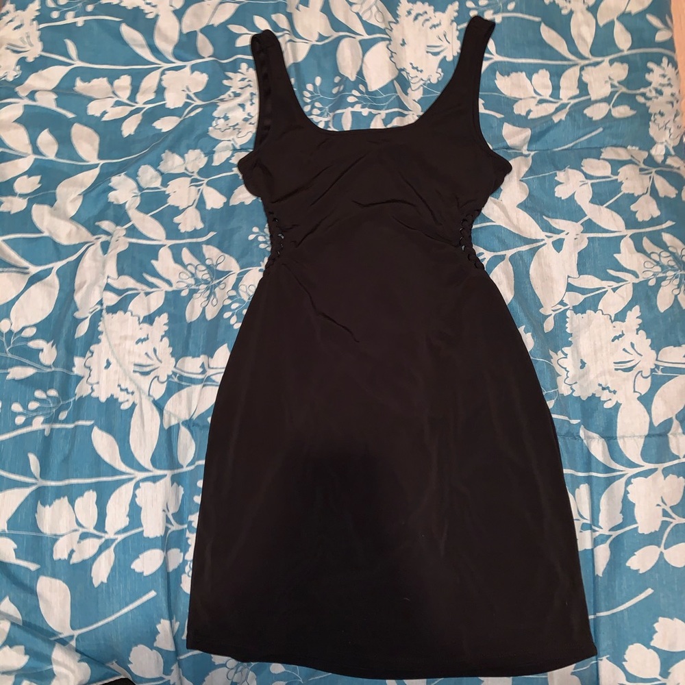 Backless dress